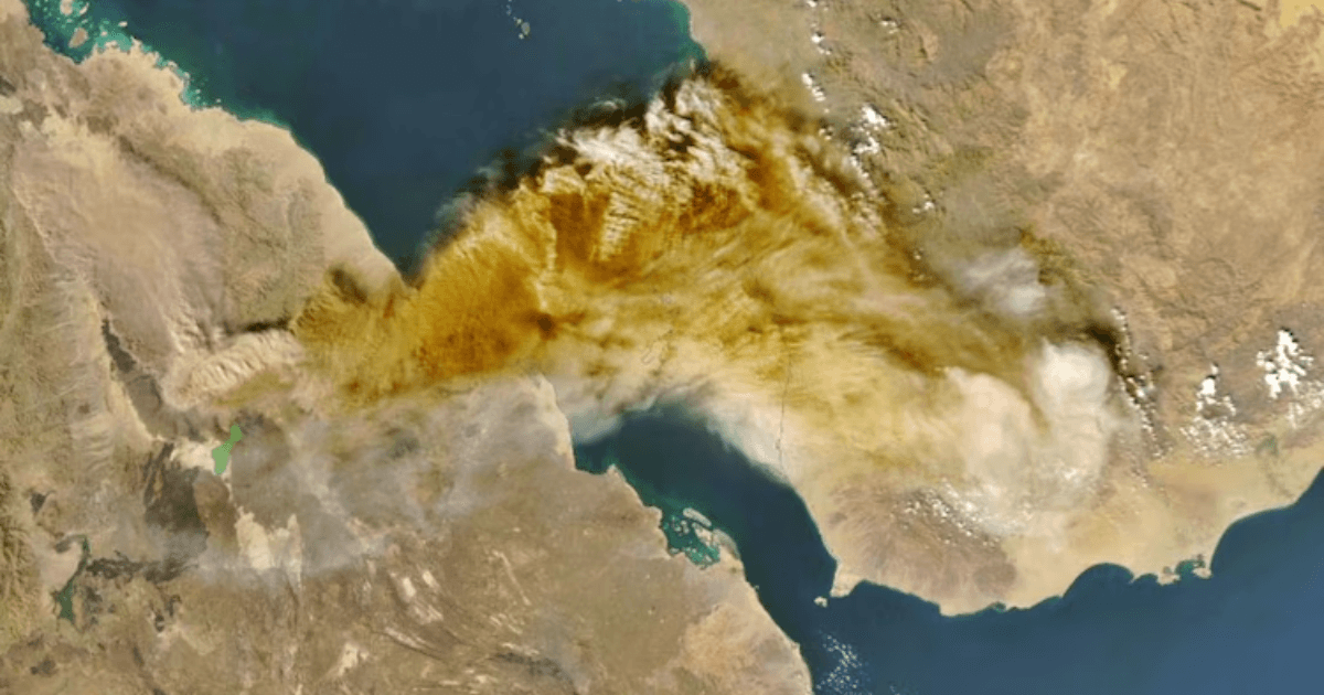 लाल सागर और दक्षिण-पश्चिमी अरब के ऊपर राख का गुबार उठता हुआ देखा गया, फोटो: X/ (@erikklemetti.bsky.social/bluesky)