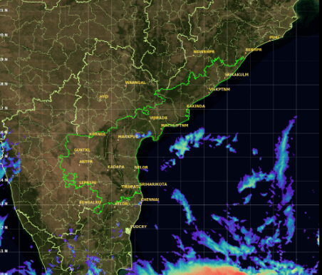 Moisture plume edging toward Andhra Pradesh as Senyar intensifies.