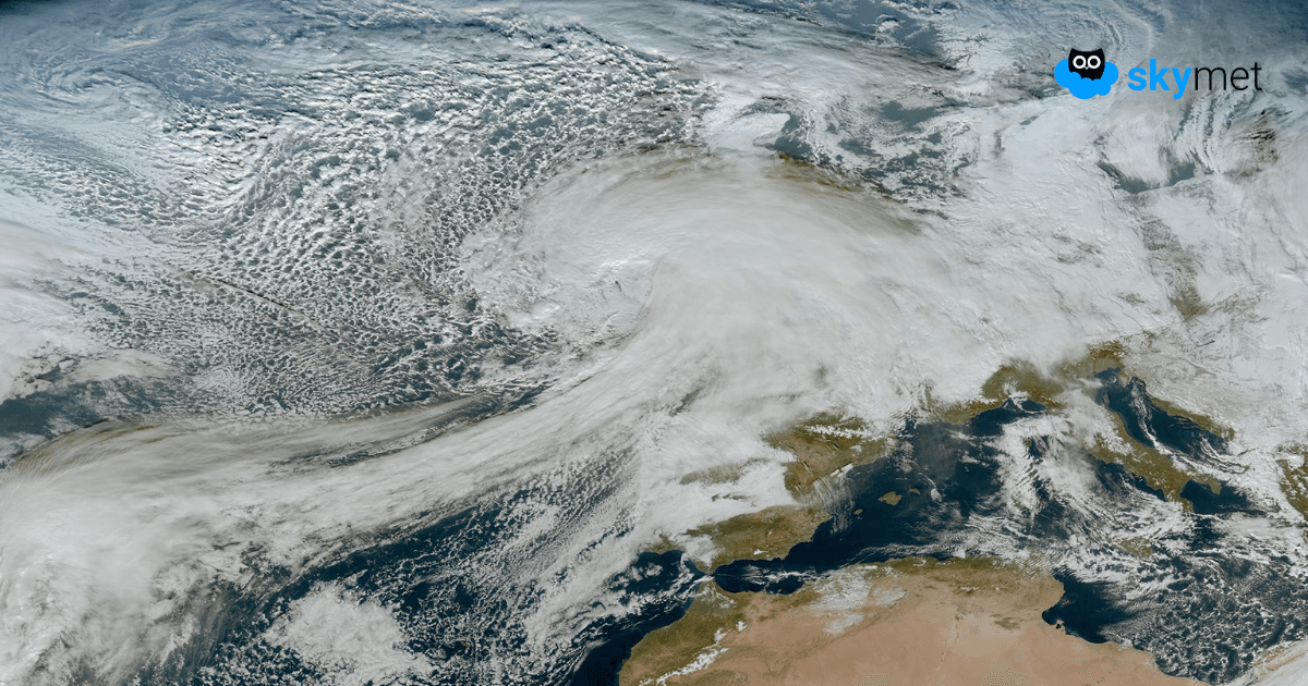 यह तस्वीर तूफान गोरेटी की है। इसे 8 जनवरी को मेटियोसैट-12 भूस्थिर मौसम उपग्रह द्वारा खींचा गया था।